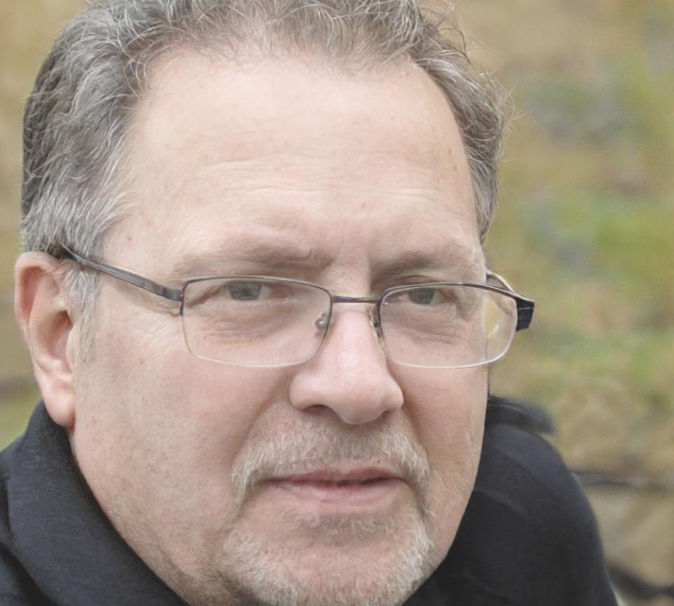 Instructor especializado en análisis fundamental